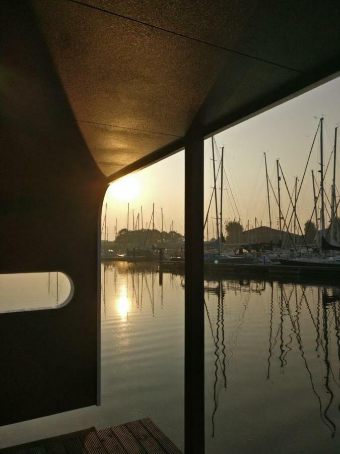 Tinyfloat Andijk Villa Dış mekan fotoğraf